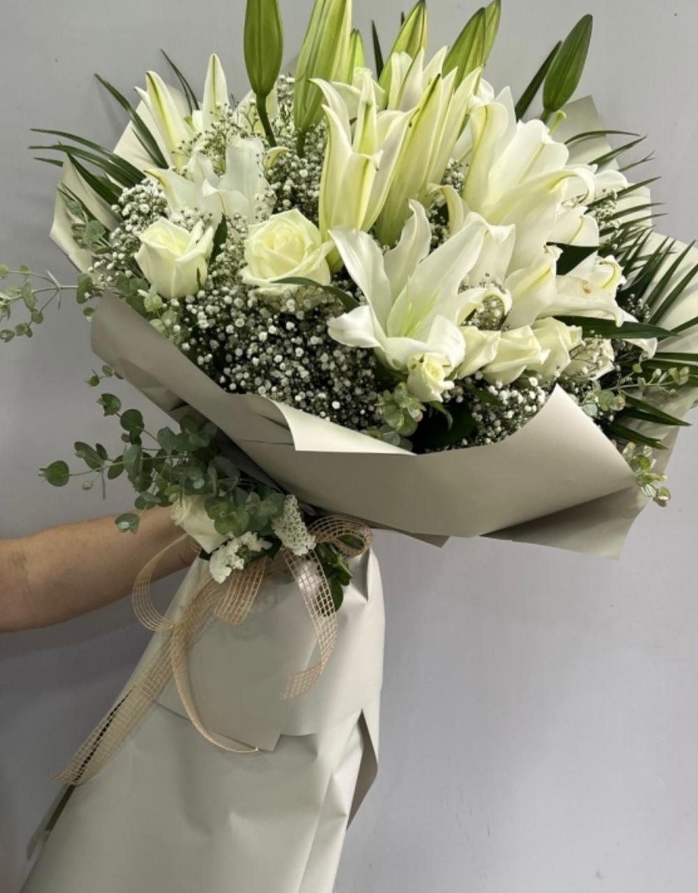 Lilyum Karışık Buket Lilyum Gül Sebboy Krizantem